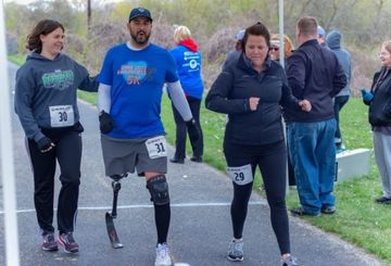 Participants running in the Hanger Clinic Limb Loss Awareness 5K